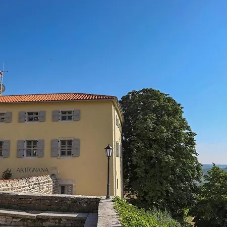 With A Parking Space Groznjan, Central Istria - Sredisnja Istra - 18123 Gasthof *